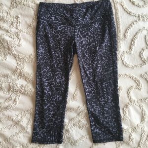 Athleta Black and Gray Patterned Leggings
